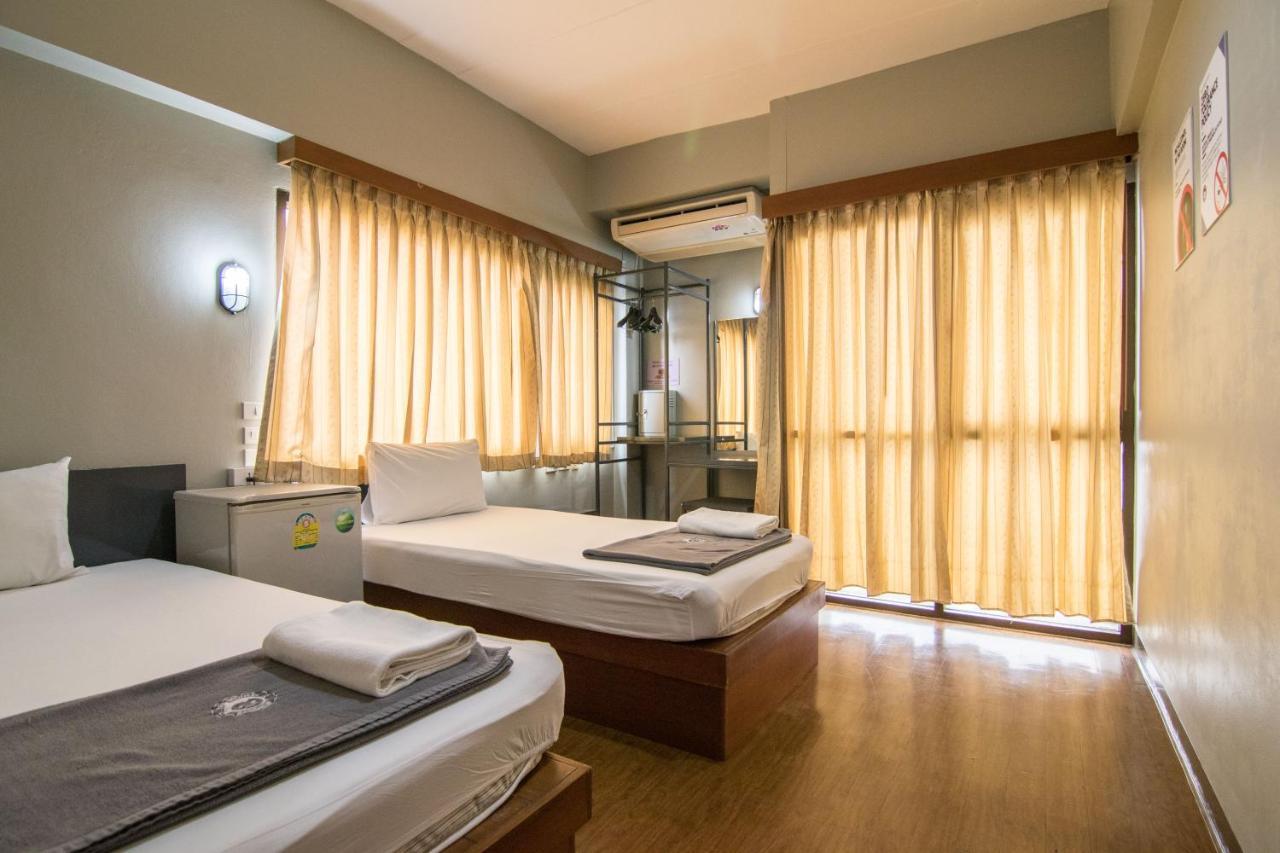 Mad Monkey Hostel 曼谷 外观 照片